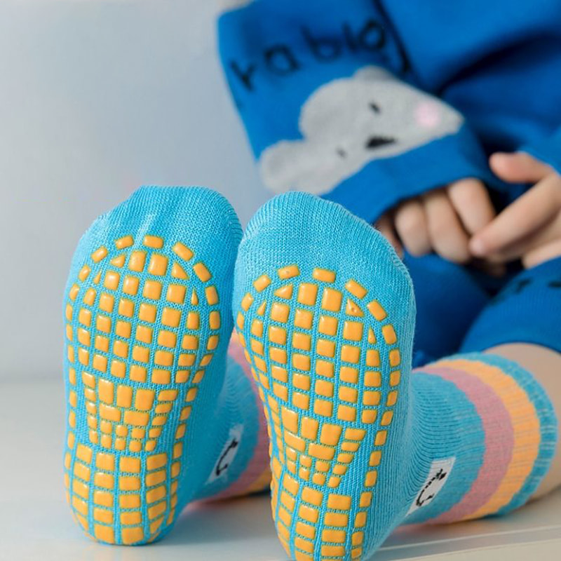 الجوارب غير المصنعة للجلد الجوارب بالجملة الجوارب الترامبولين ، جوارب ملعب للأطفال في وقت مبكر من أعلى الجوارب غير المصنعة للجلد الجوارب بالجملة الجوارب الترامبولين ، جوارب ملعب للأطفال في وقت مبكر من أعلى