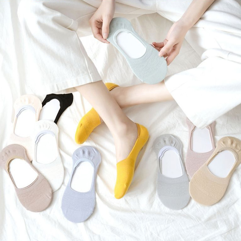 جوارب القوارب النسائية ذات الألوان الصلبة مع الجوارب الضحلة المجوفة