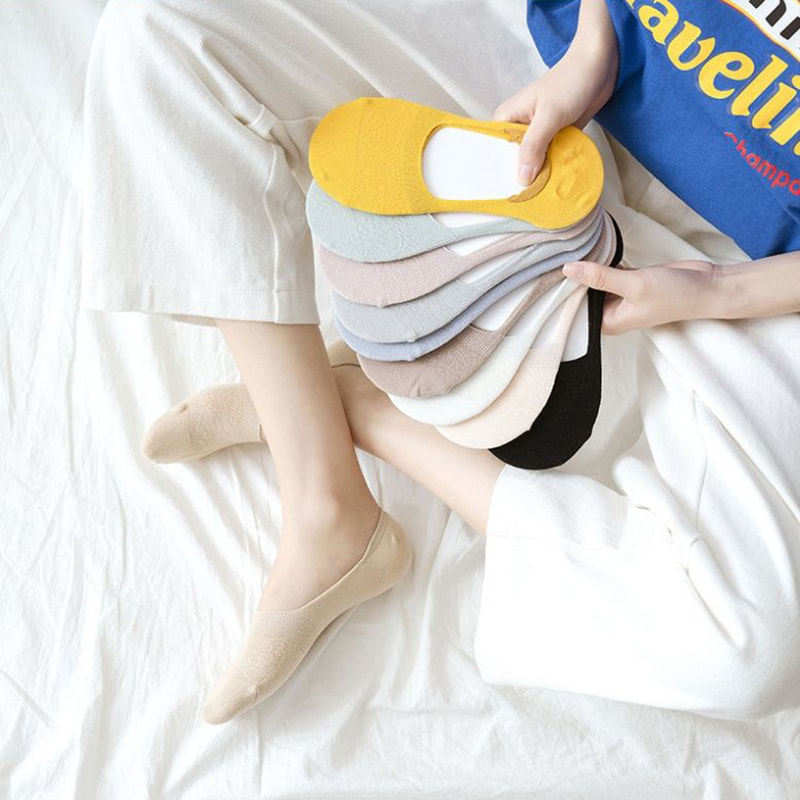 جوارب القوارب النسائية ذات الألوان الصلبة مع الجوارب الضحلة المجوفة جوارب القوارب النسائية ذات الألوان الصلبة مع الجوارب الضحلة المجوفة