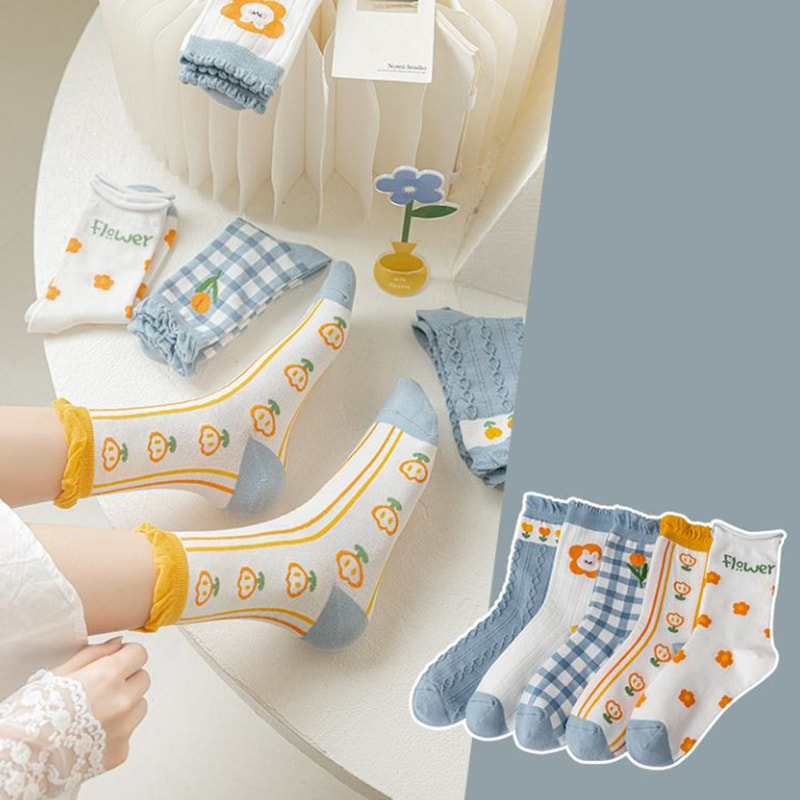 جوارب منتصف أنبوب للأطفال ، اتجاه الجوارب الكارتون اليابانية ، النسخة الكورية ، أربع موسم جوارب نساء رقيقة